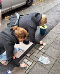 Stolpersteine putzen