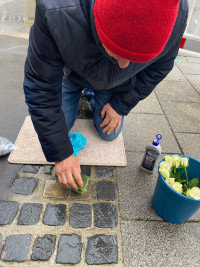 Stolpersteine putzen: Reinhold Knecht